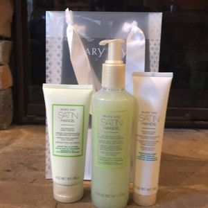 Mary Kay satin Hands